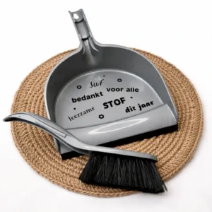 Blik en veger met tekst