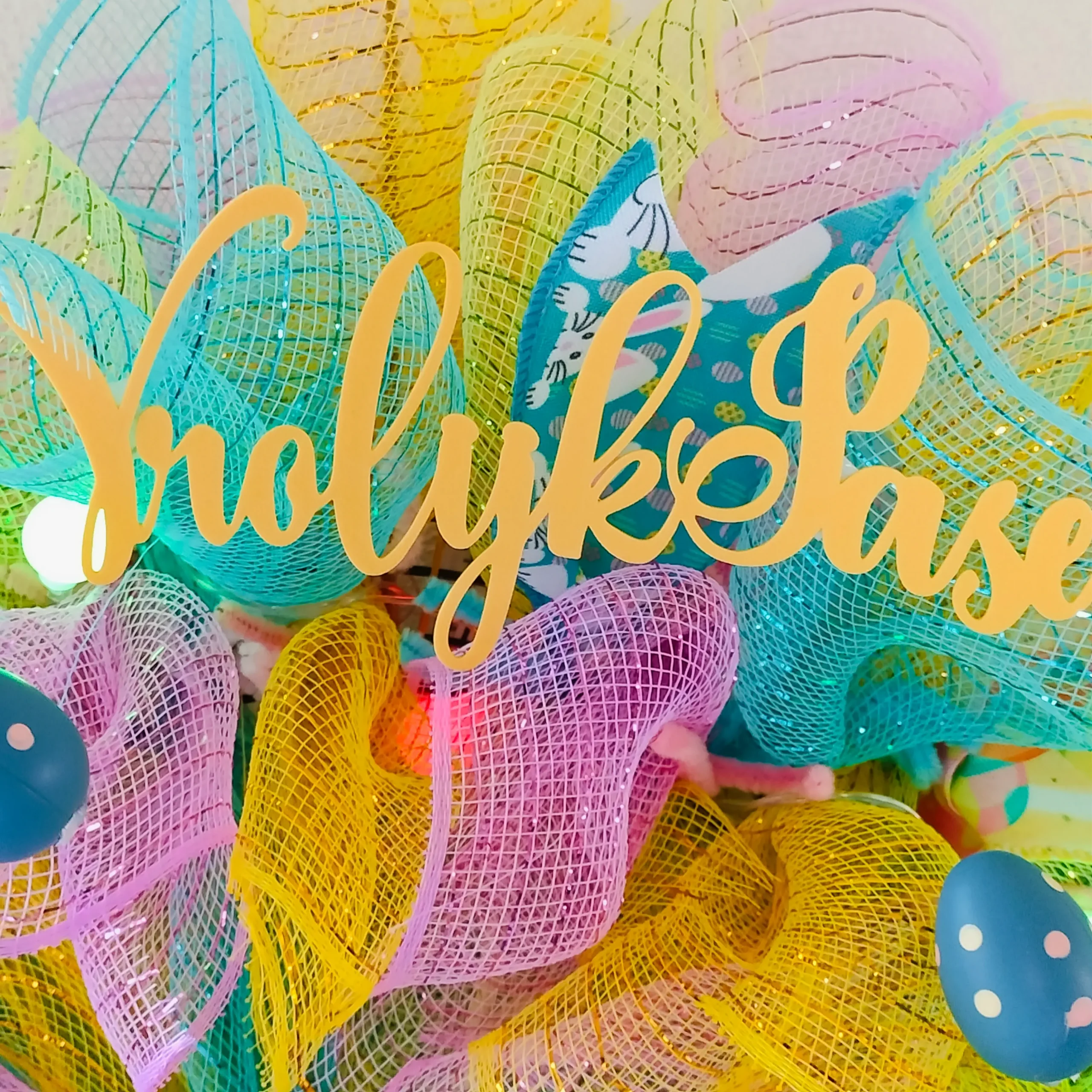 paaskrans met lampjes vrolijk pasen