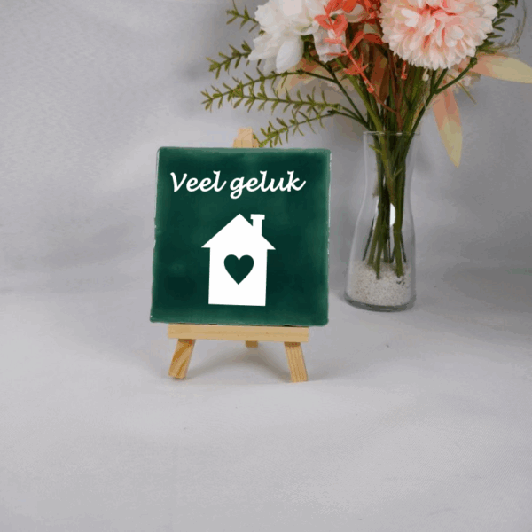 Tegeltje met tekst 10x10cm in de kleur groen. Veel geluk in jullie nieuwe huis
