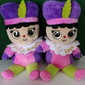 Pieten knuffel met naam. In vrolijke kleuren