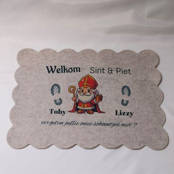 Schoenzetmat voor sinterklaas met een vrolijke afbeelding